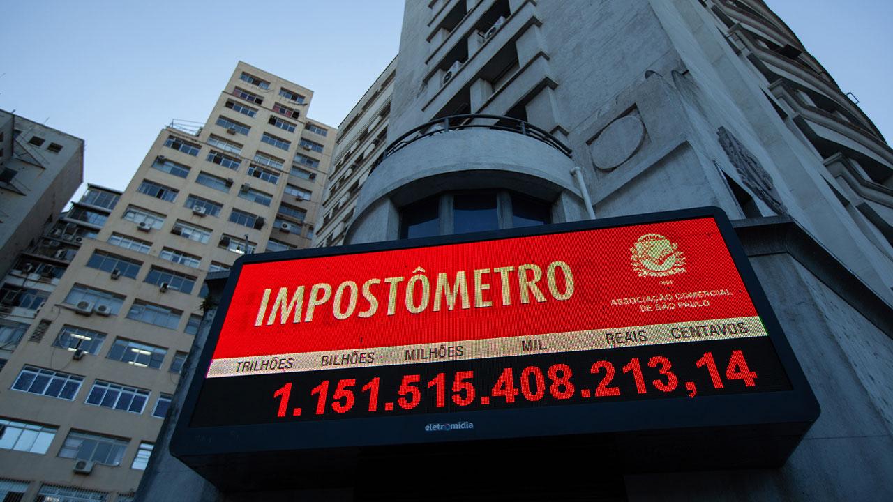 Quanto de Imposto Pagamos por ano no brasil